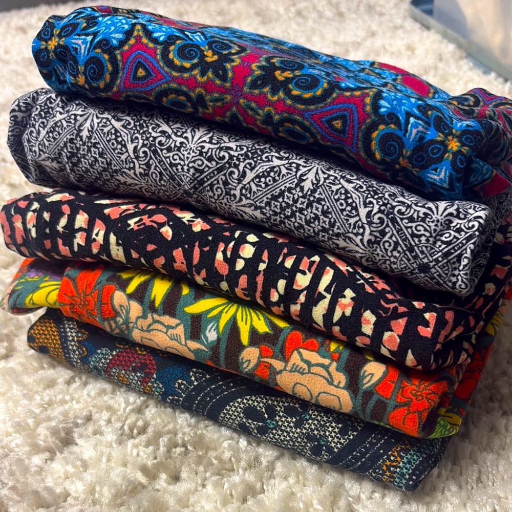 5 pairs of LulaRoe Tall & Curvy leggings